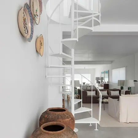 Luxury Penthouse شقة *